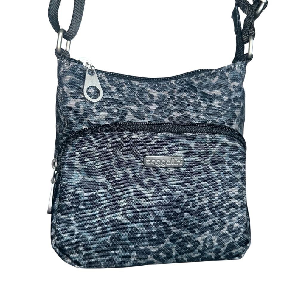Baggallini Crossbody Bag Leopard Print Travel Purse Lightweight Gray Black Nylon